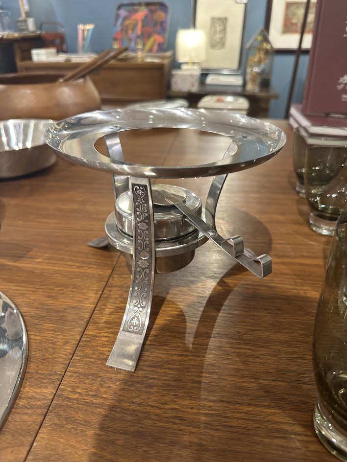 Metal Hot Plate with Wood Handle