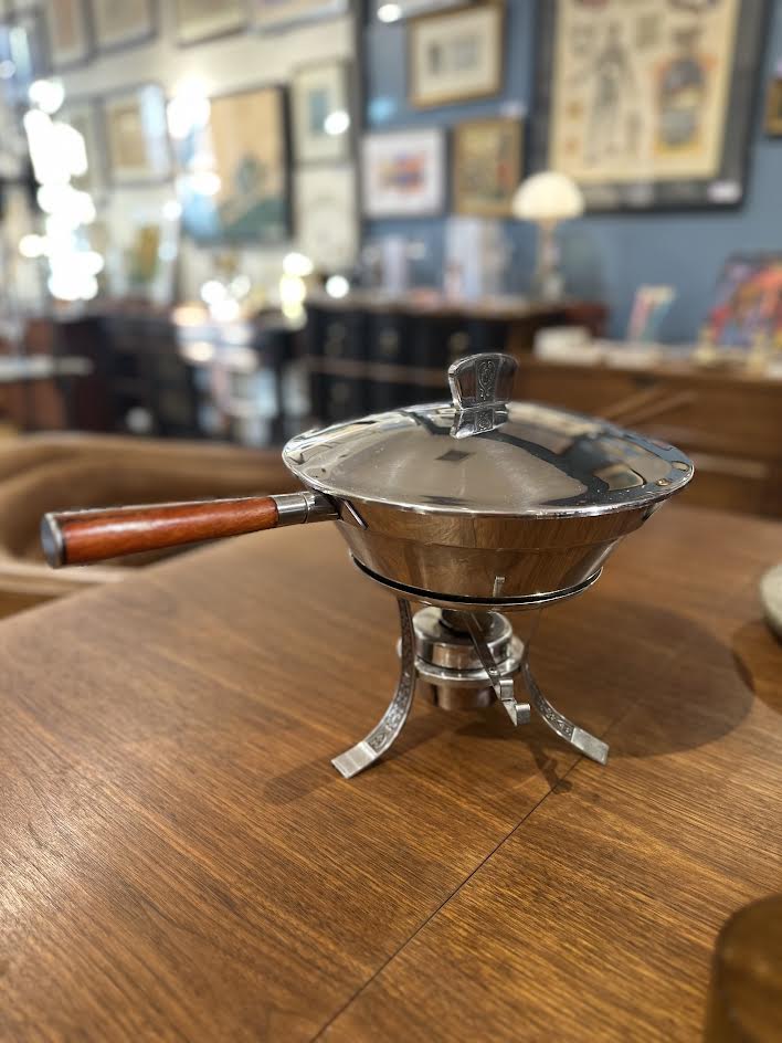 Metal Hot Plate with Wood Handle