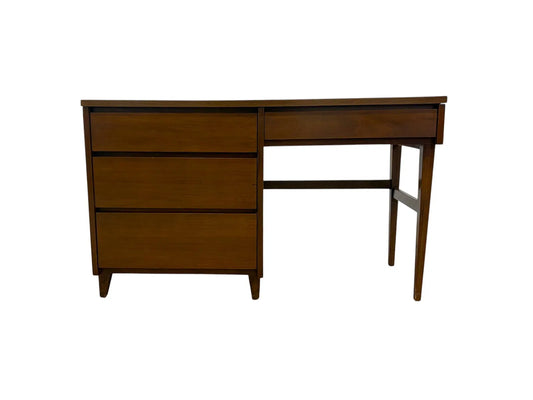 Stanley Furniture Distinctive 4 Drawer Desk