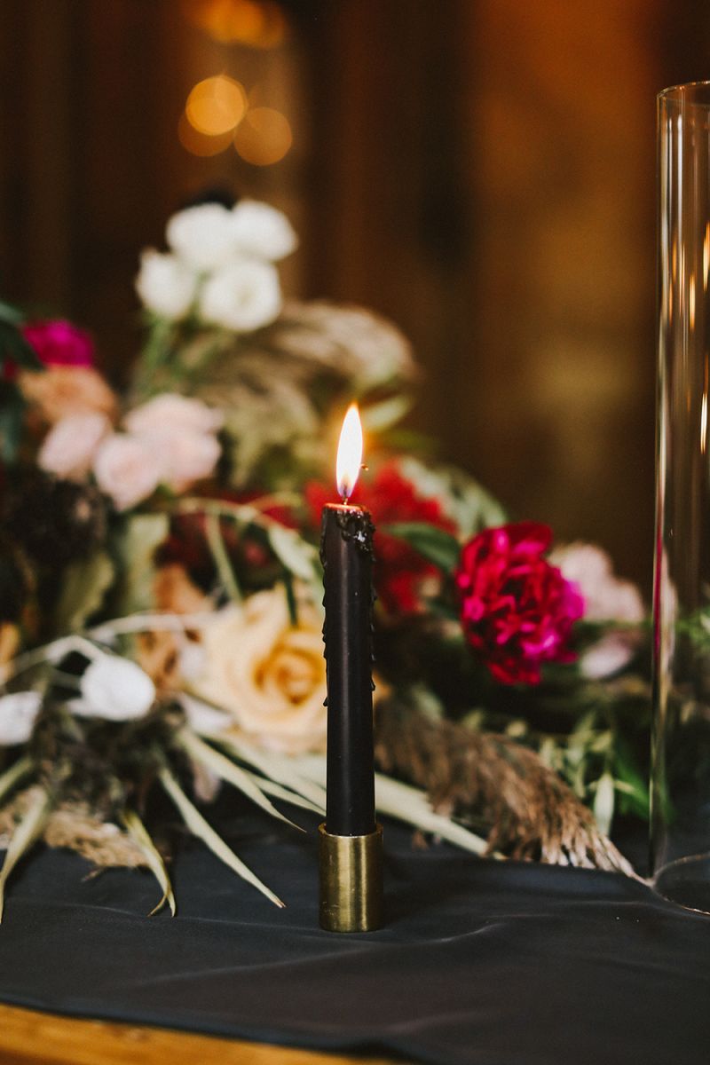 Tune Candlestick Holder