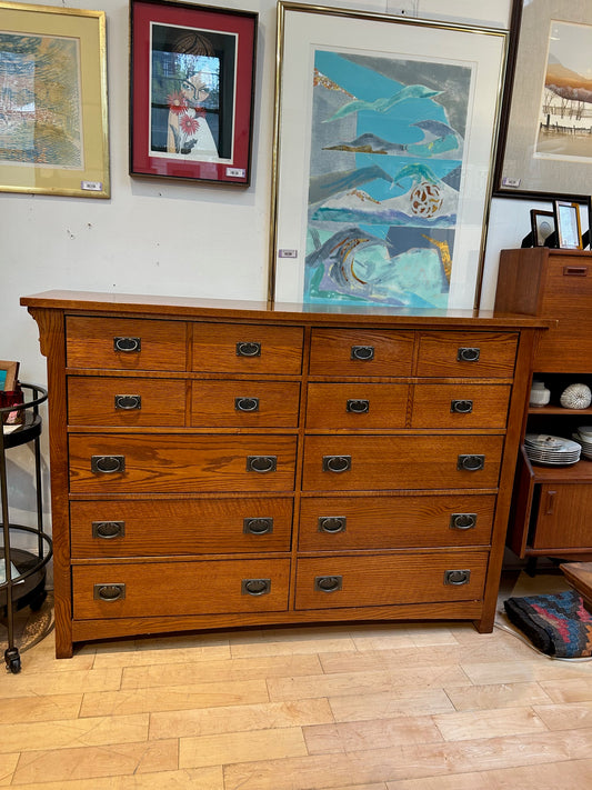 Light Oak 10 Drawer Dresser
