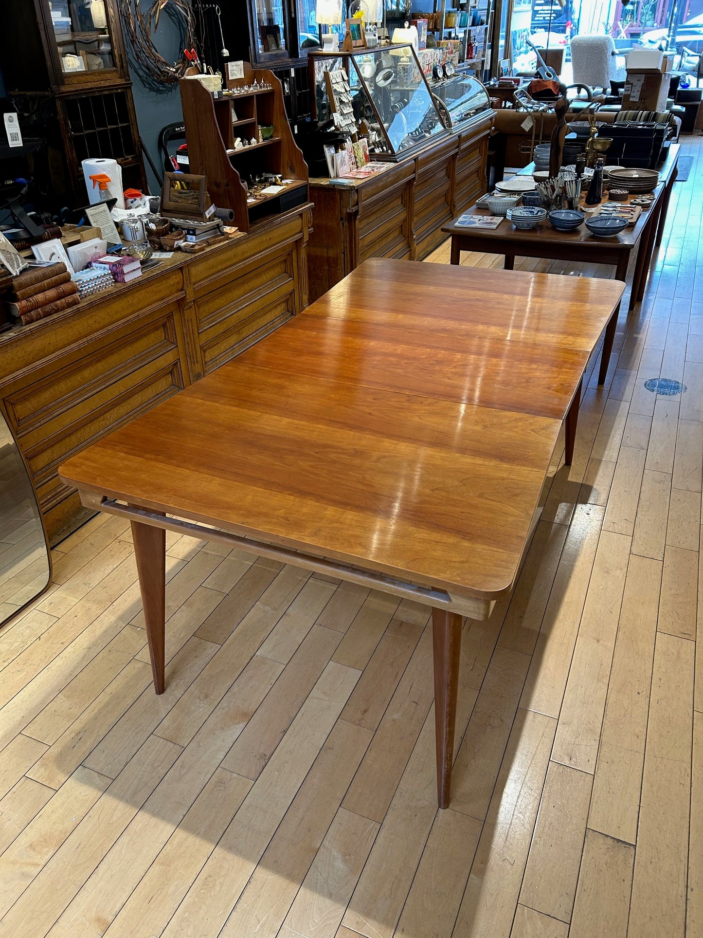 Pine Dining Table with 1 Leaf