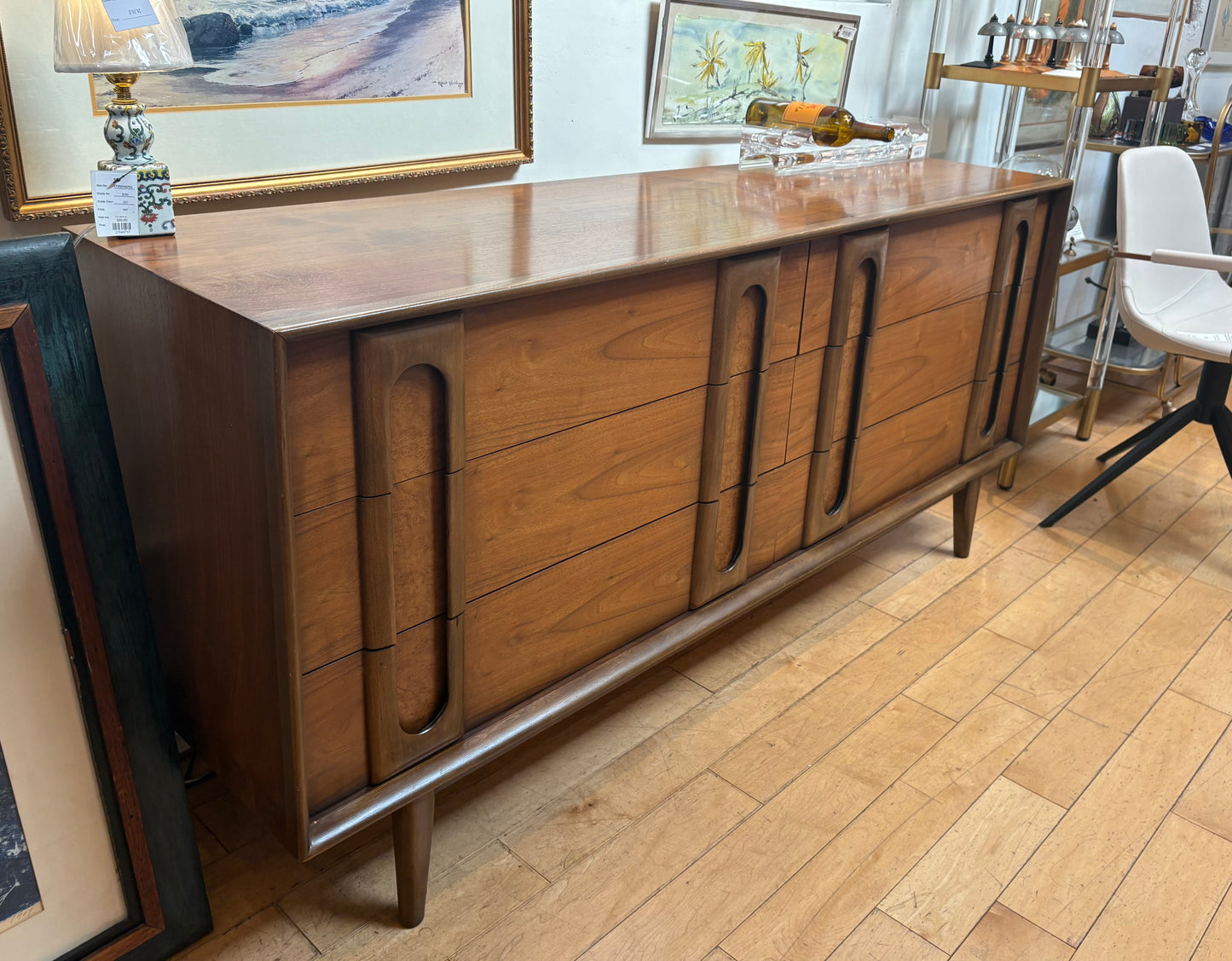 Lane Walnut 6 Drawer Low Dresser with Wood Pulls