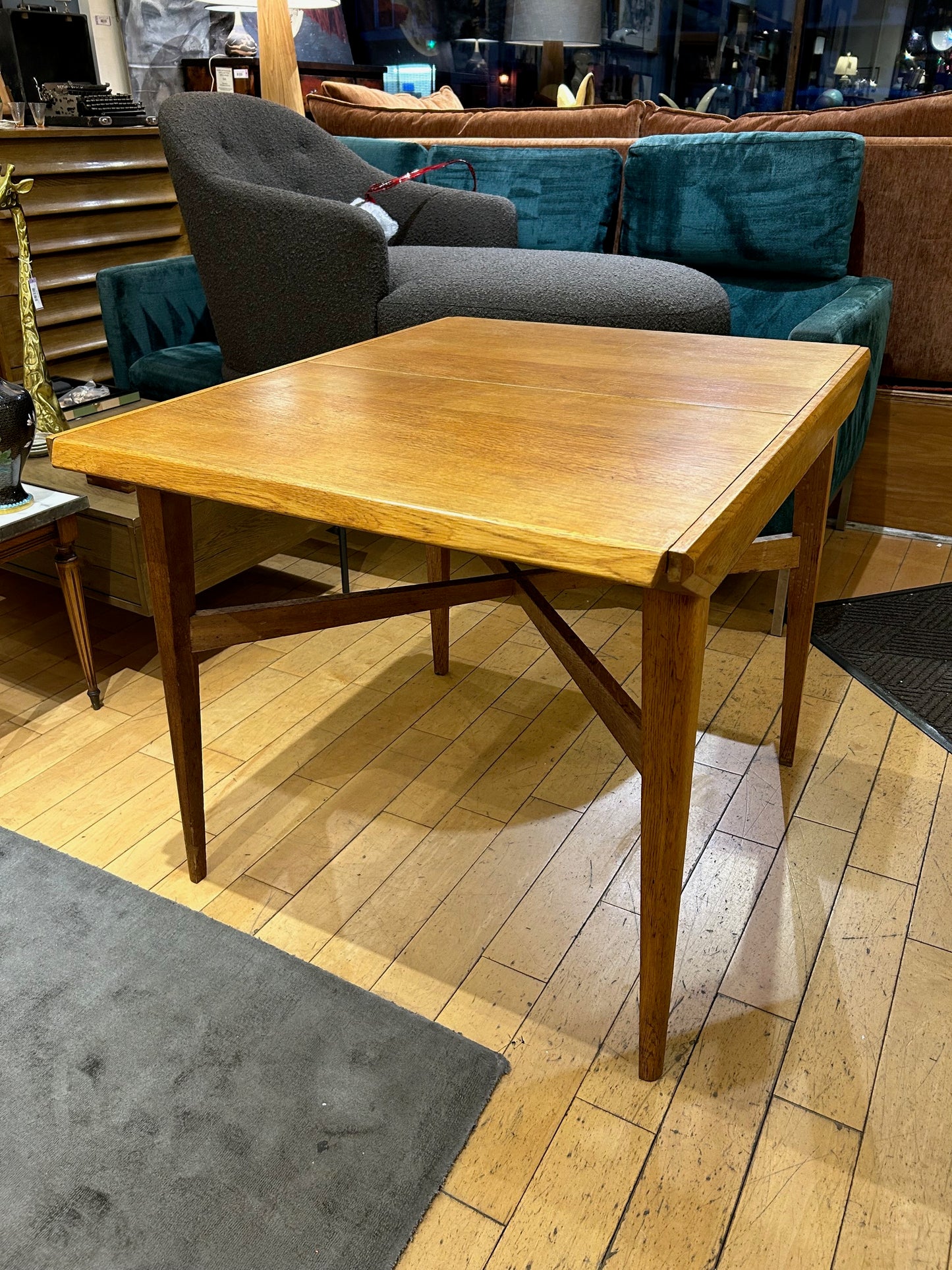 Midcentury Oak Dining Table with 2 Leaves