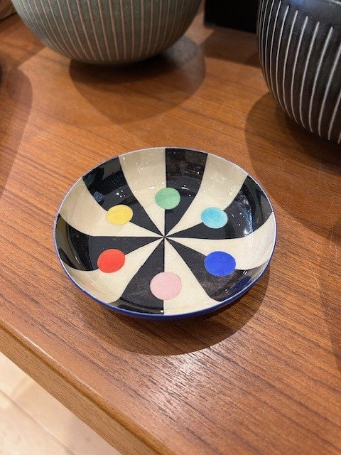 Bensons Color Hexagon Round Enamel Tray