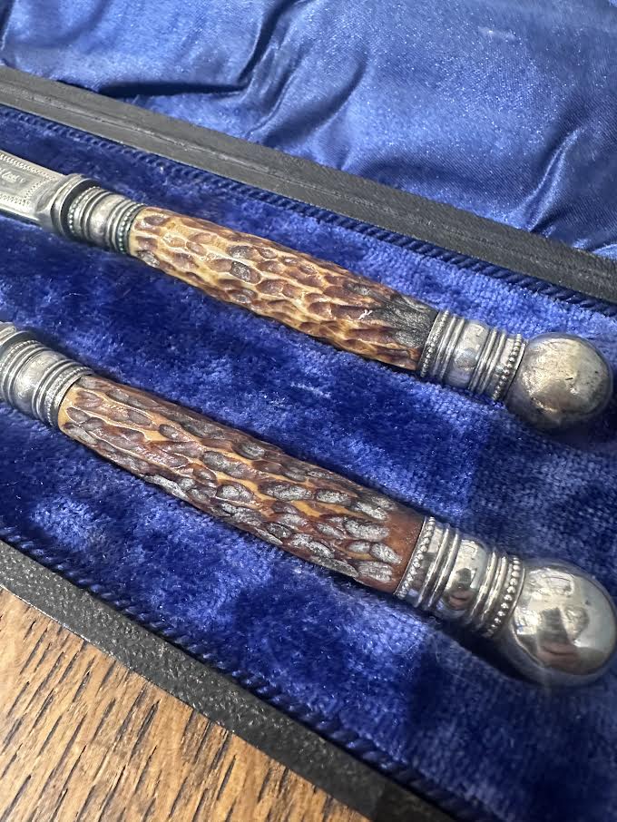 Boxed Vintage Horn Knife Set