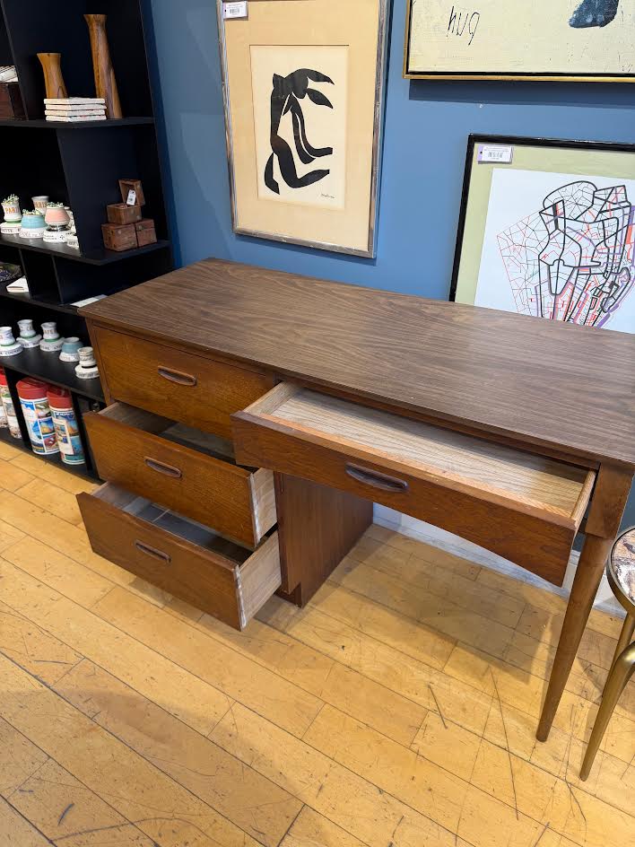 Vintage Lane 4 Drawer Desk