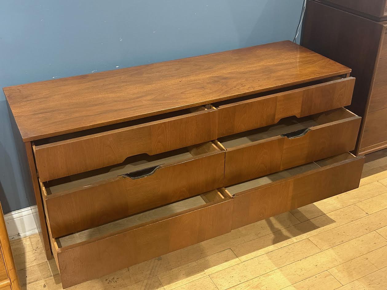 KROEHLER American Modern Walnut Dresser