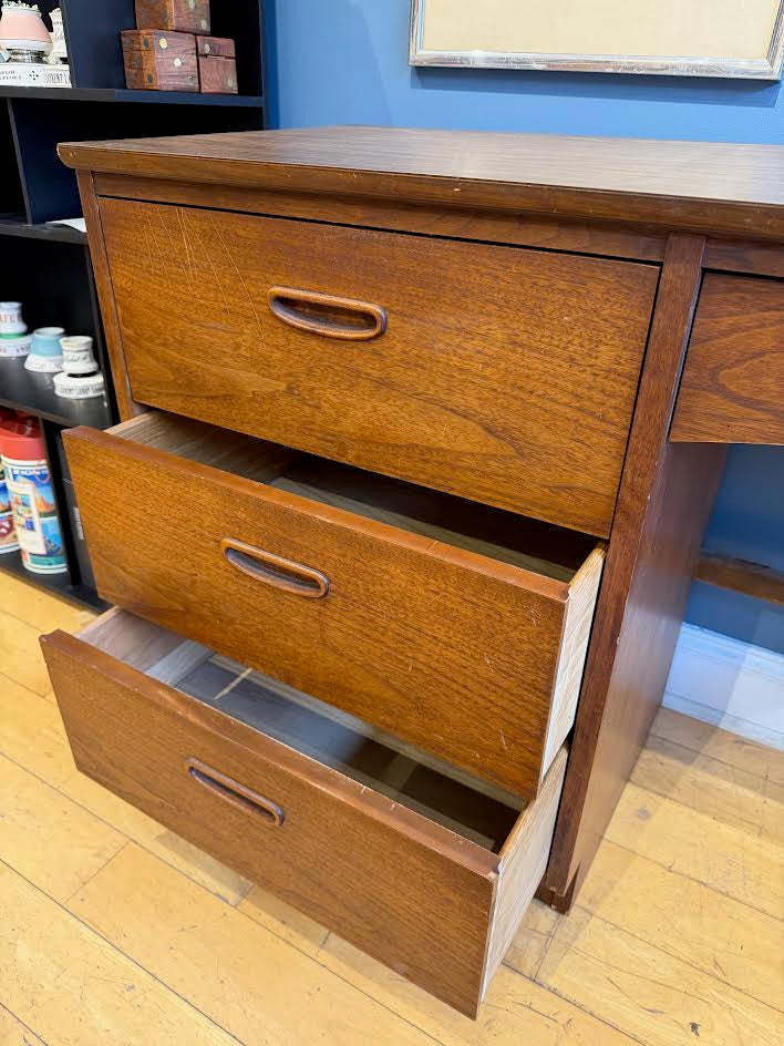 Vintage Lane 4 Drawer Desk