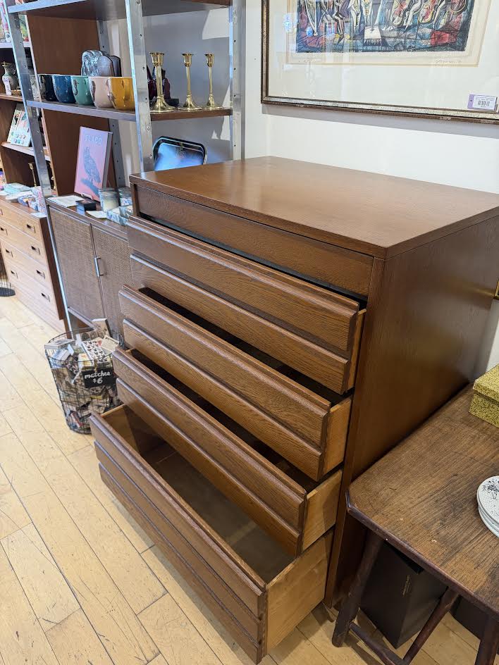Sligh Furniture 5 Drawer American Modern Tall Chest.