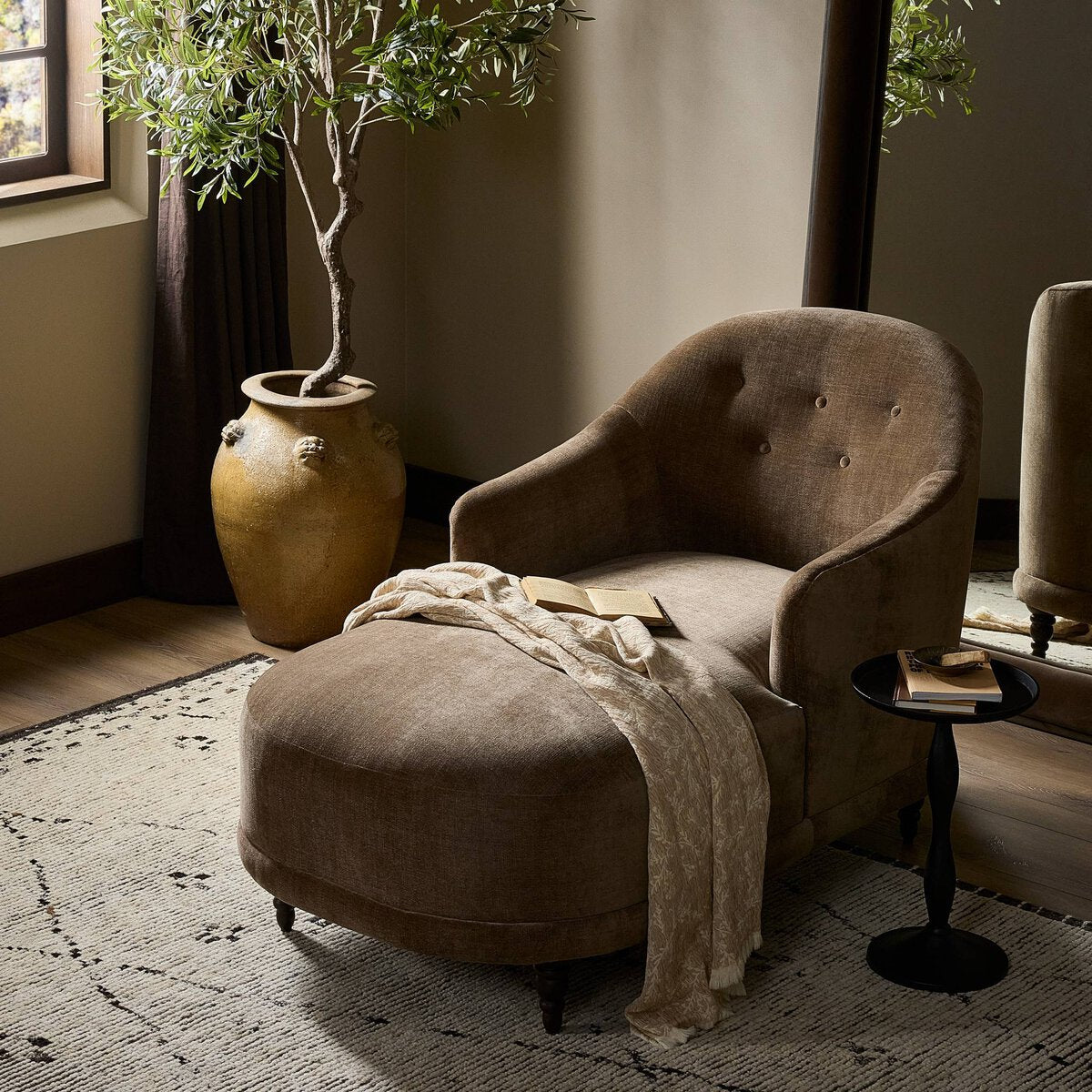 Tufted Chaise with Turned Wood Legs