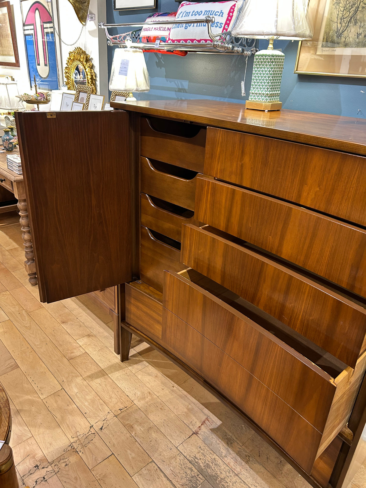 Unagusta Strata High Chest