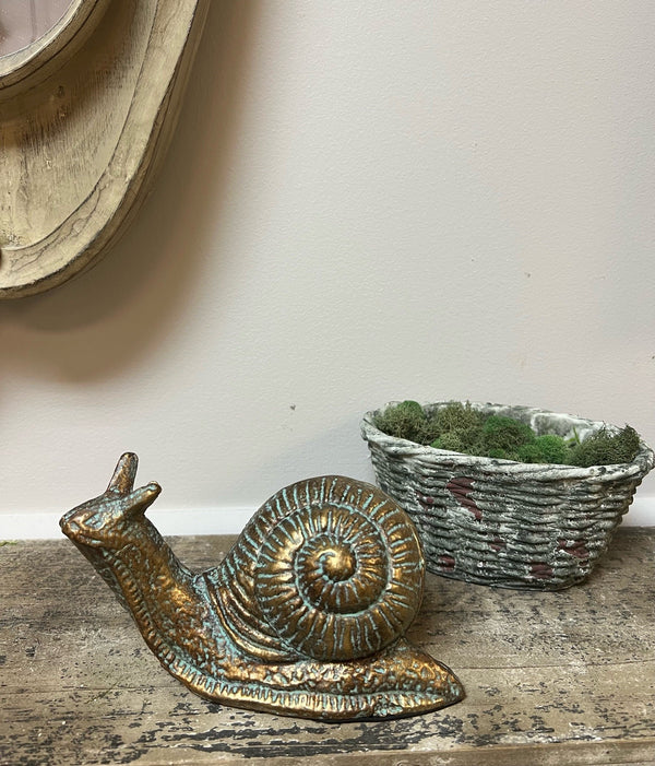 CAST IRON SNAIL STATUE