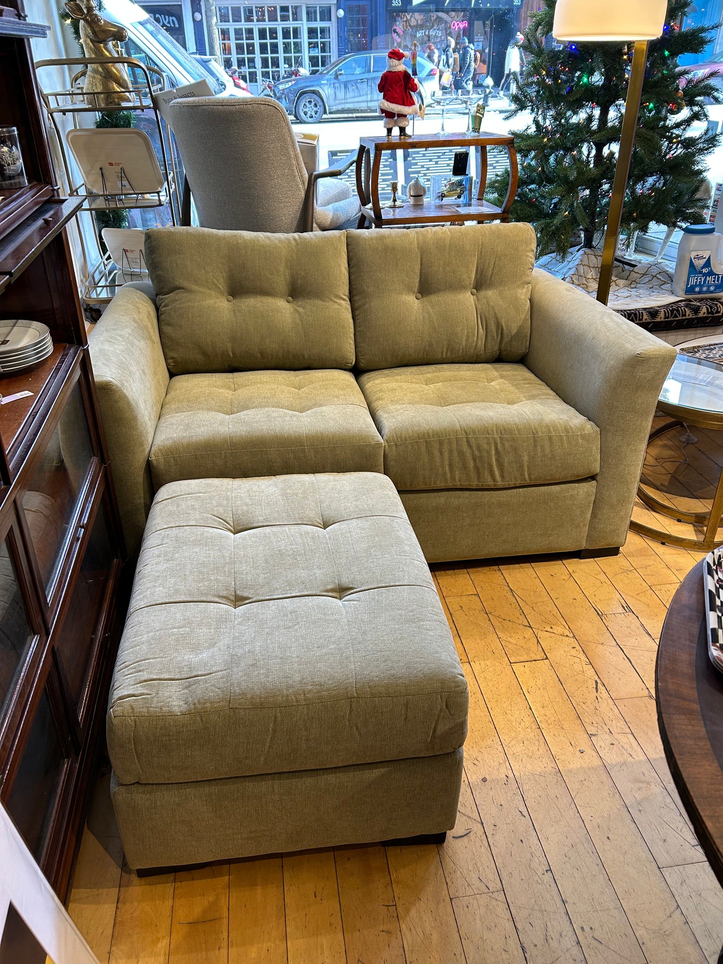 Tufted Loveseat with Ottoman