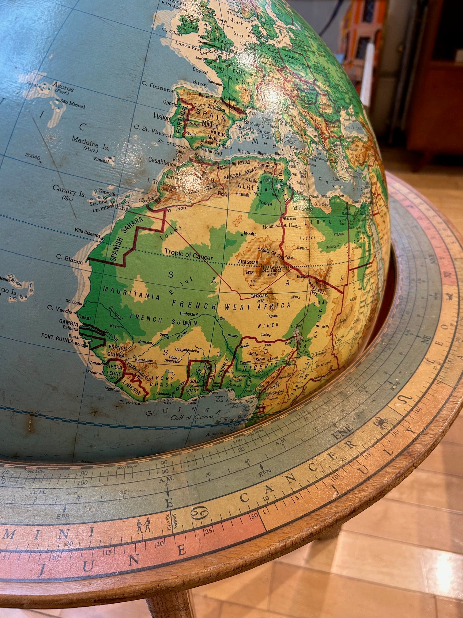 Globes – Sterling Place