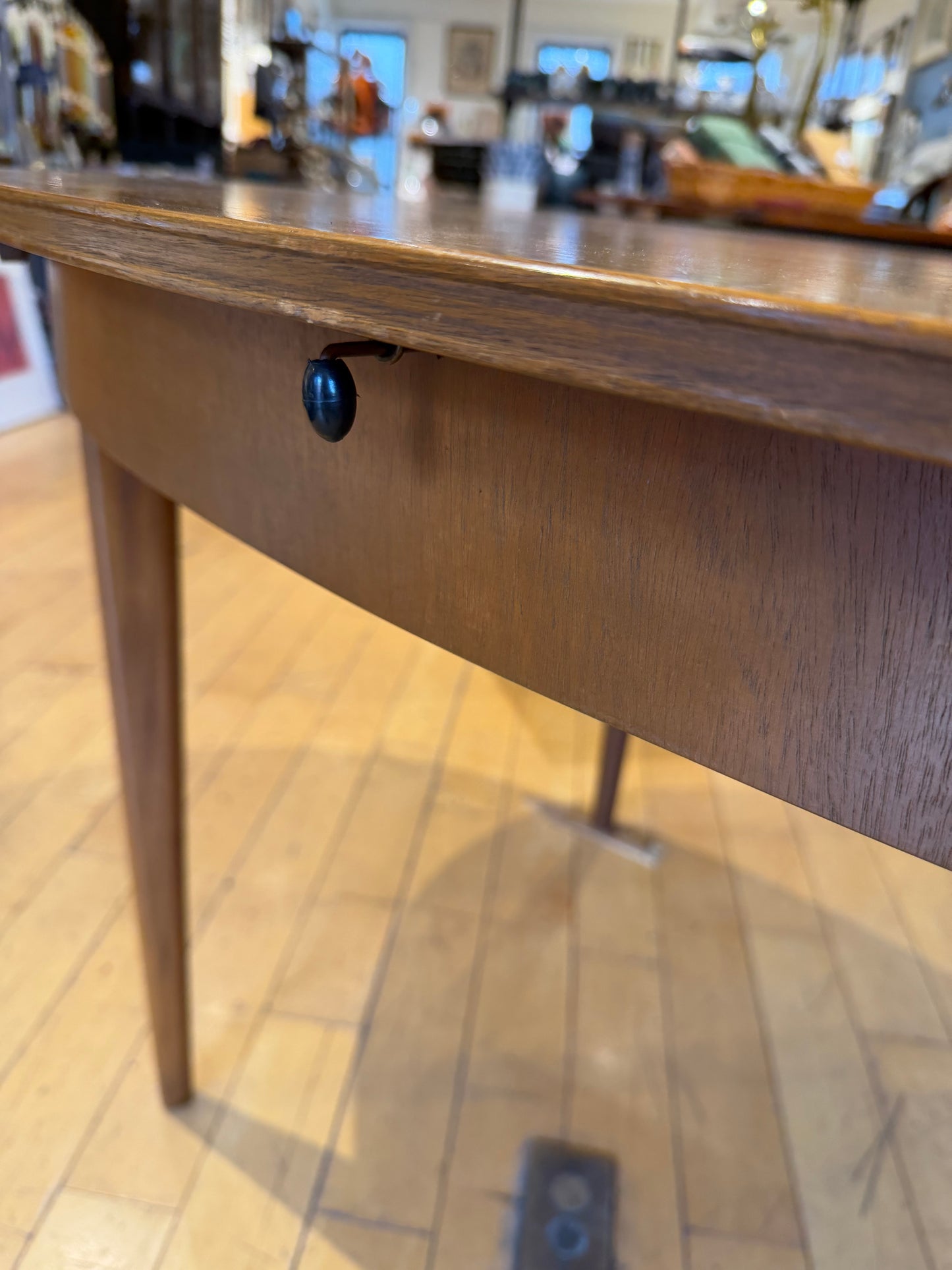 Teak Circle/Oval Dining Table with 1 Leaf