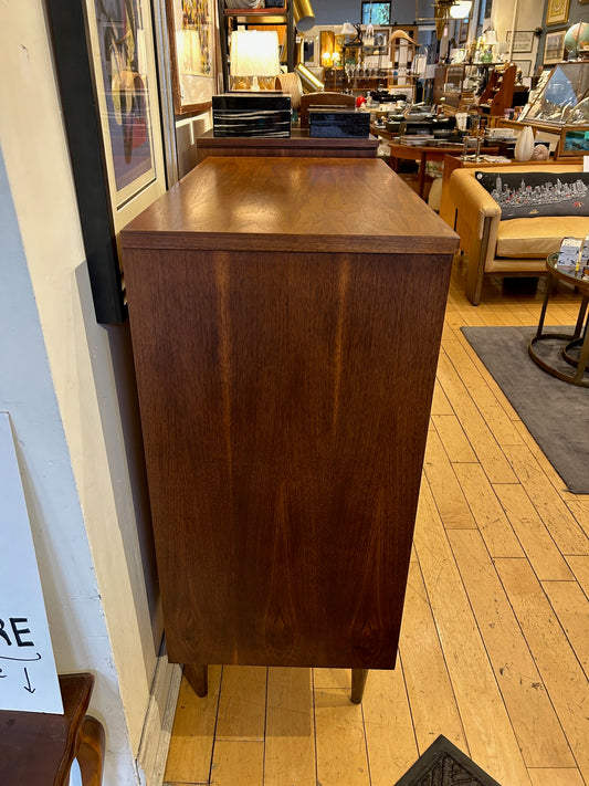 Bassett Walnut 4 Drawer Dresser with Wood Pulls