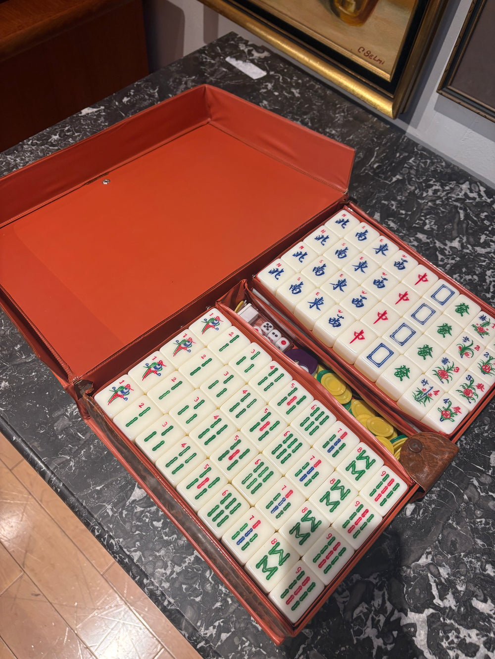 Mahjong Set in Brown Plastic  Case