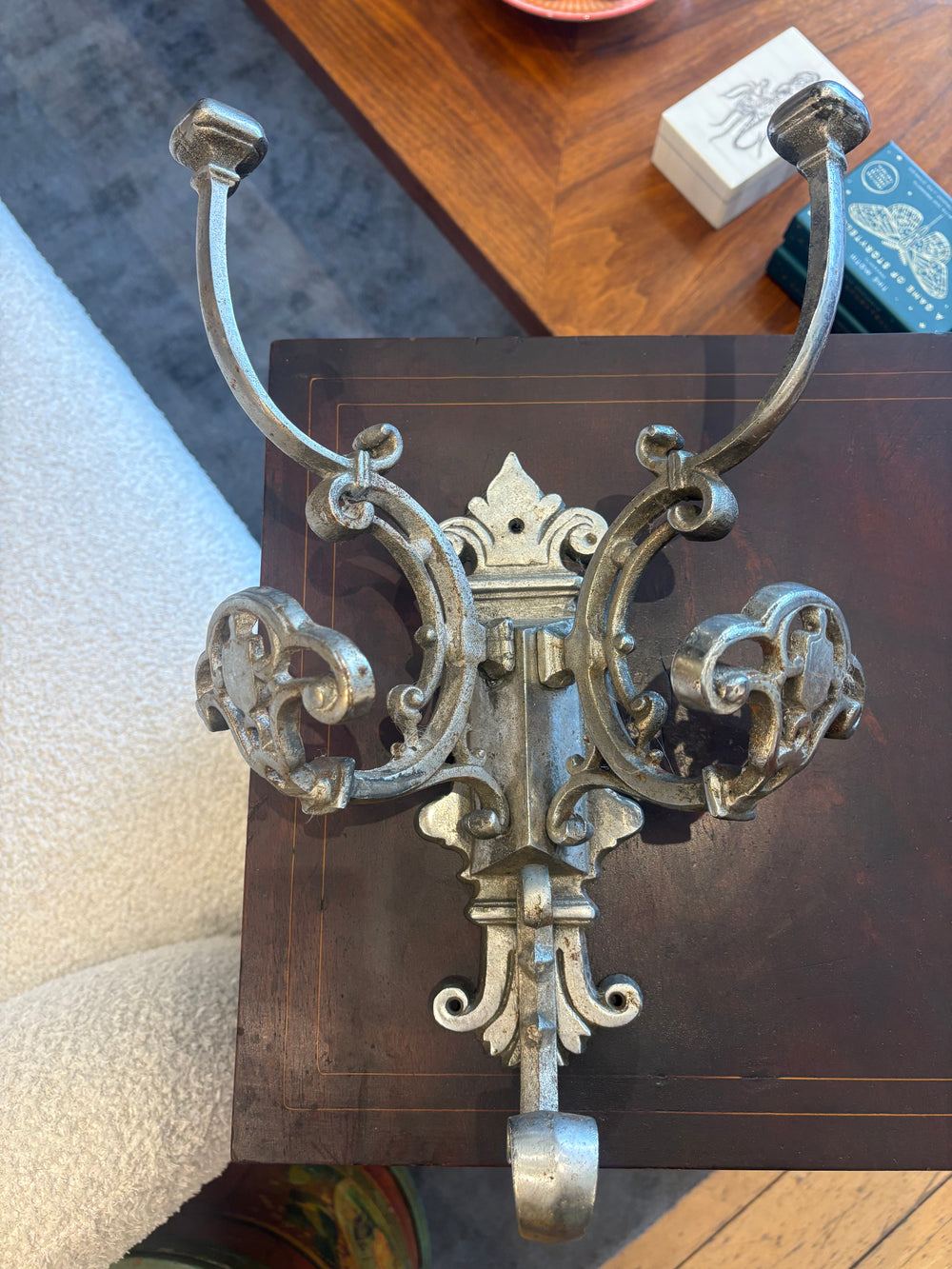 Gothic Style Metal Hanging Rack