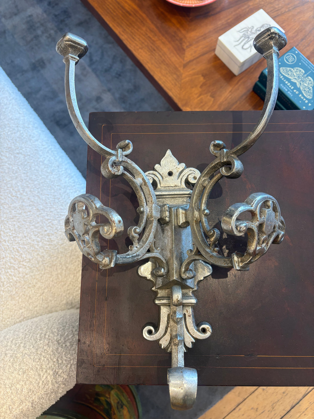 Gothic Style Metal Hanging Rack