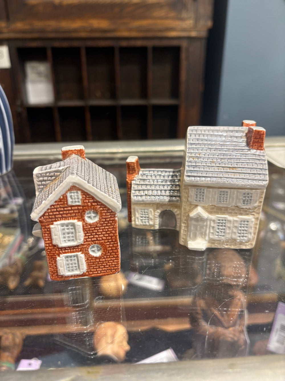 Set of 2 Ceramic Houses- Penn House and Washington's Headquarters