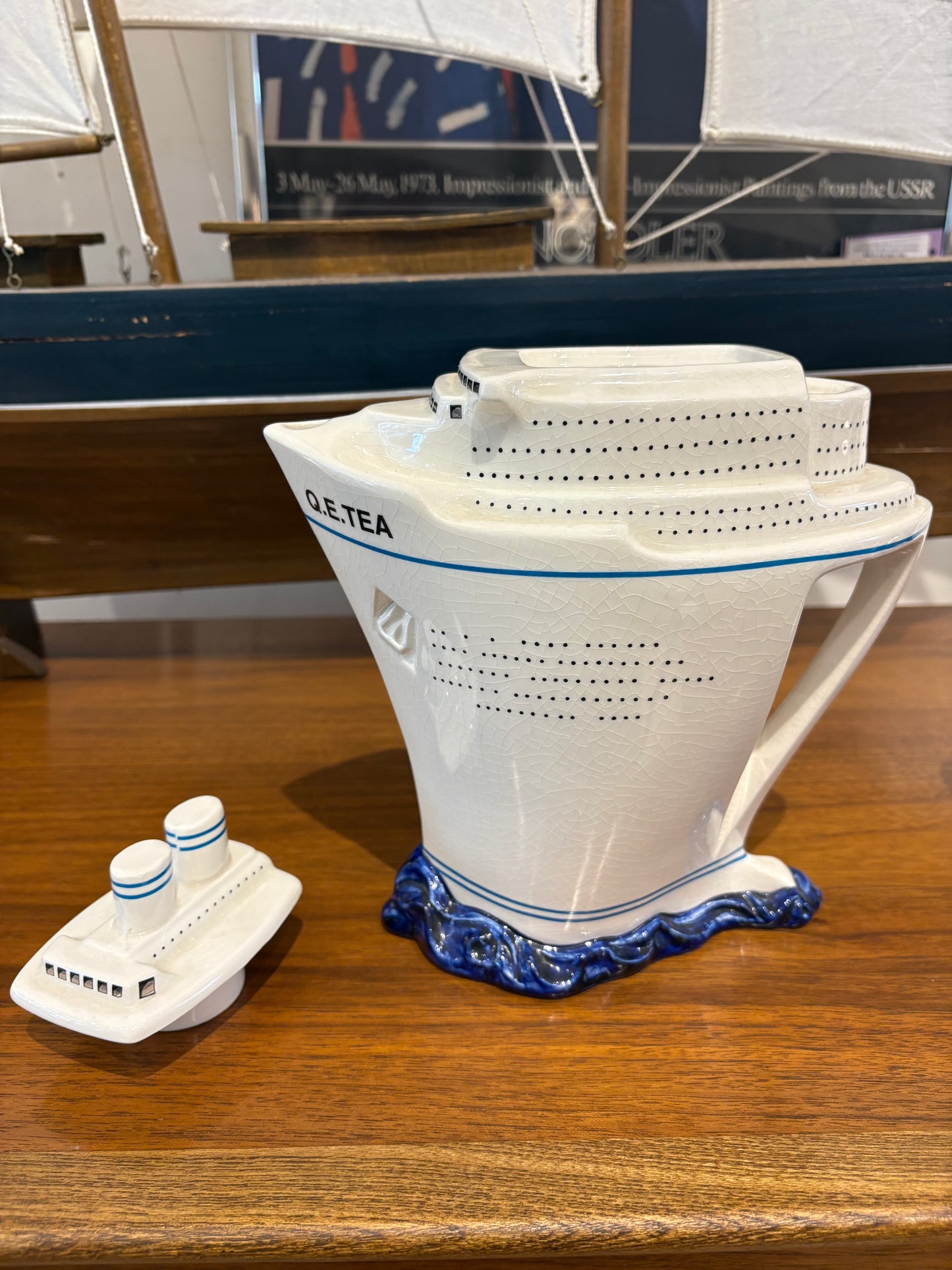 Vintage Cardew Queen Elizabeth II Teapot