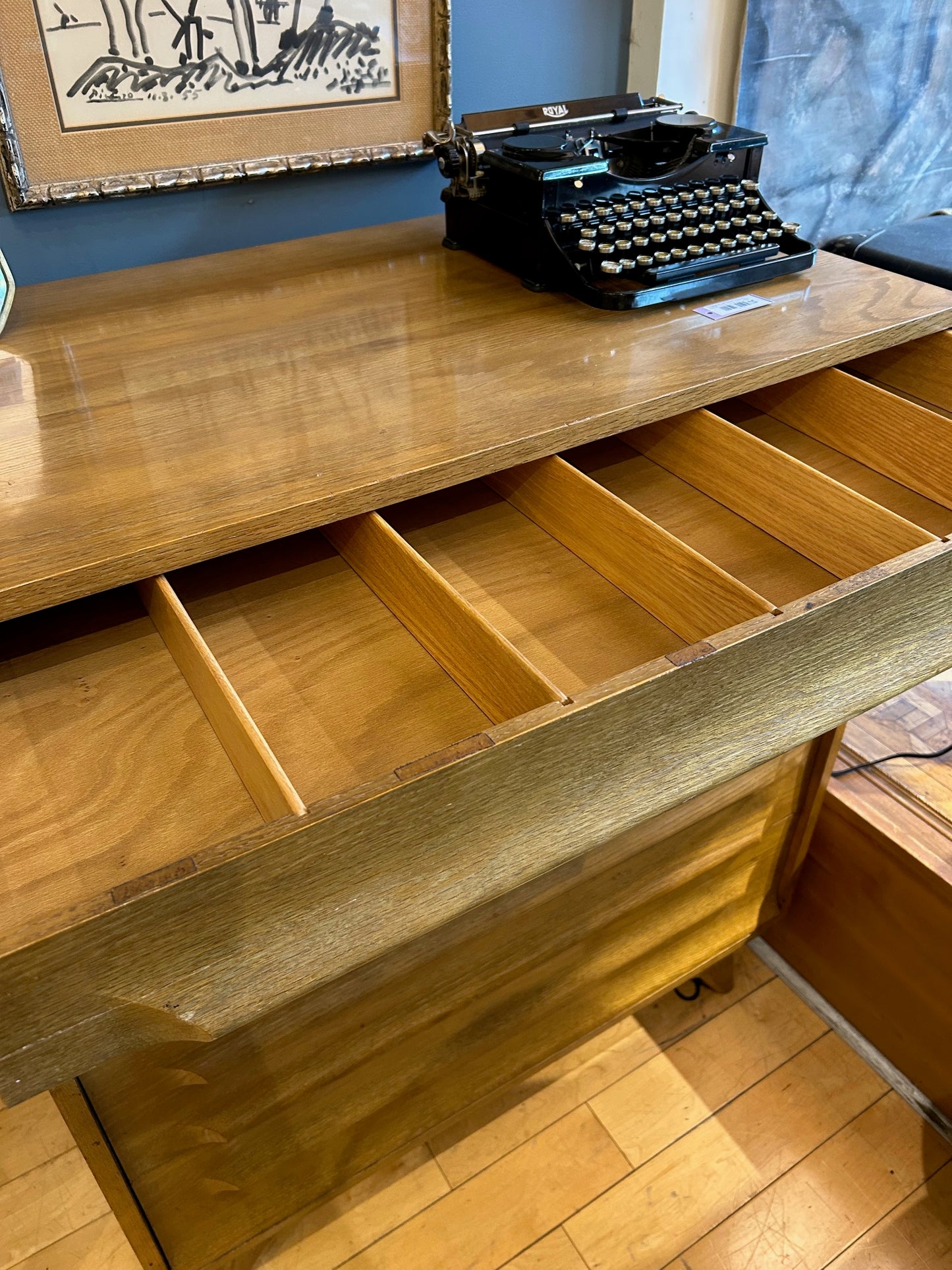 5 Drawer High Dresser With Sculpted Pulls