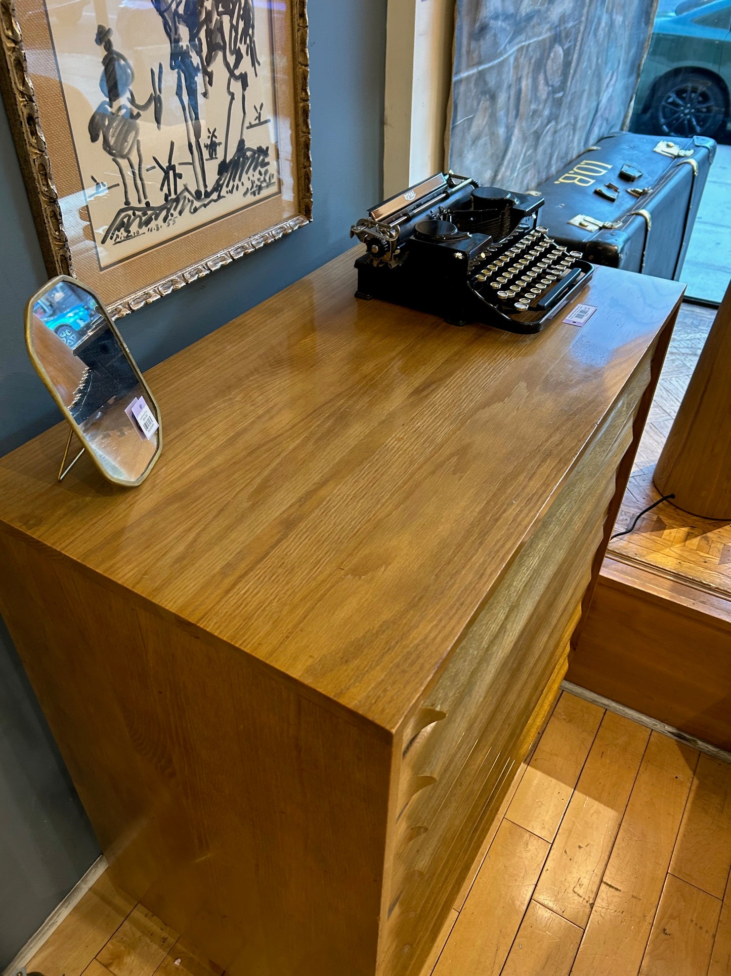 5 Drawer High Dresser With Sculpted Pulls