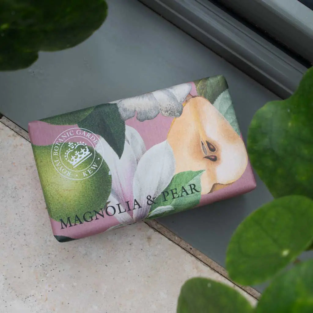 Kew Gardens Magnolia and Pear Soap (240g)