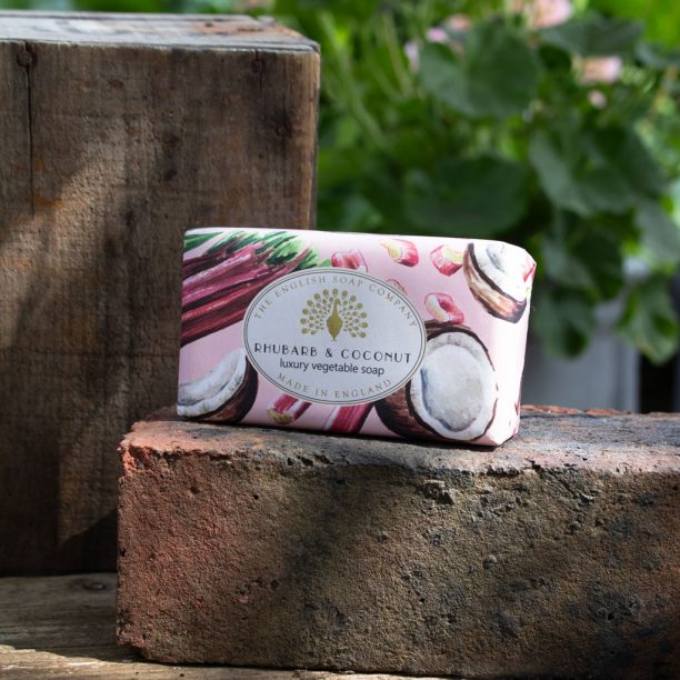 Rhubarb and Coconut Soap (190g-Vintage Collection)