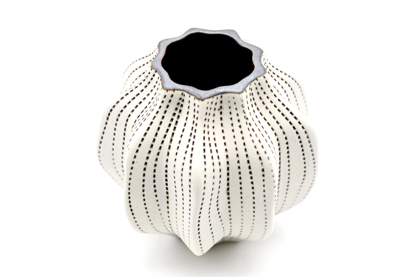 Mafa Mini S - Handcrafted Porcelain Vase